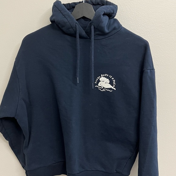 Navy slightly oversized hoodie - Picture 3 of 3